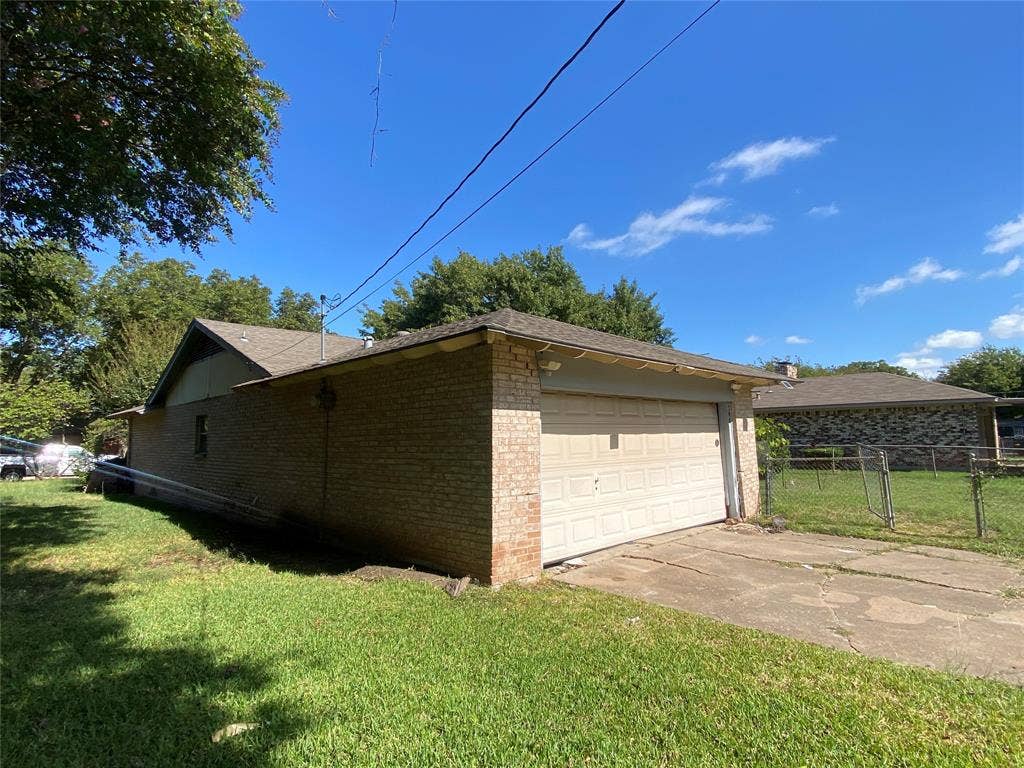 308 Valleyglen Drive, DeSoto, TX 75115 308 Valleyglen Drive, DeSoto, TX 75115