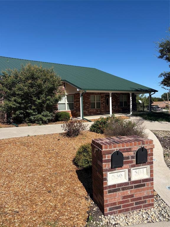 Property photo for 504 Balboa Drive E, Runaway Bay, TX
