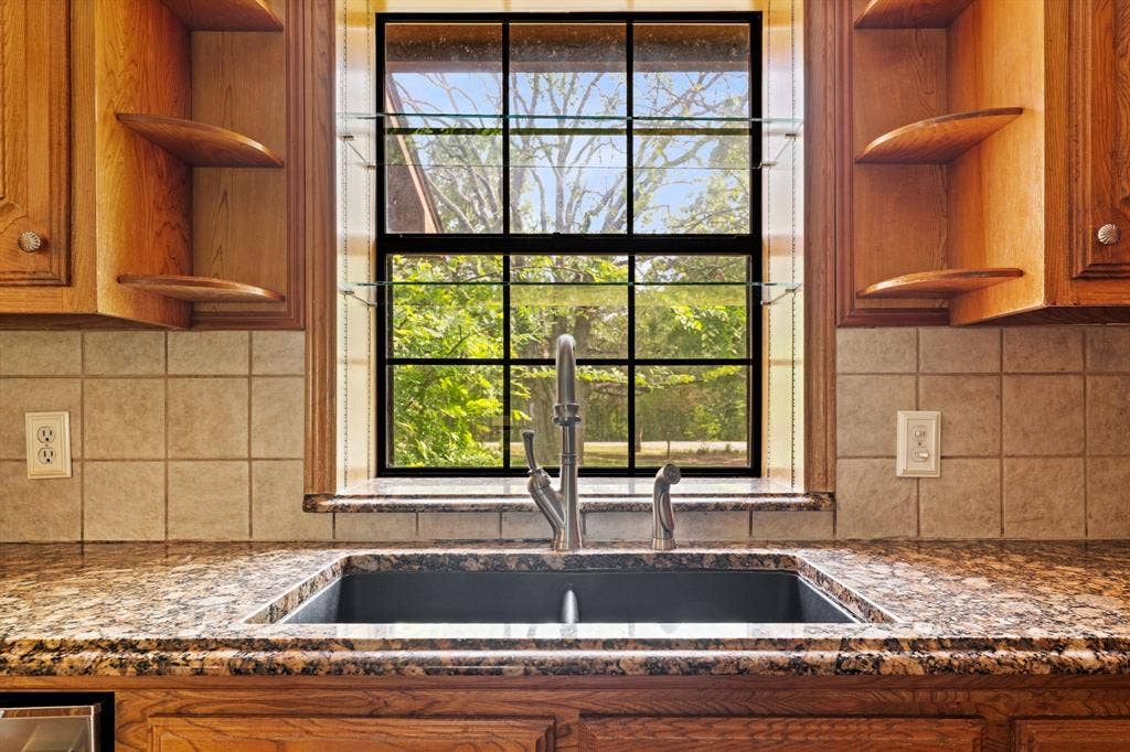 1604 Hollow Way Lane, Quinlan, TX 75474 1604 Hollow Way Lane, Quinlan, TX 75474