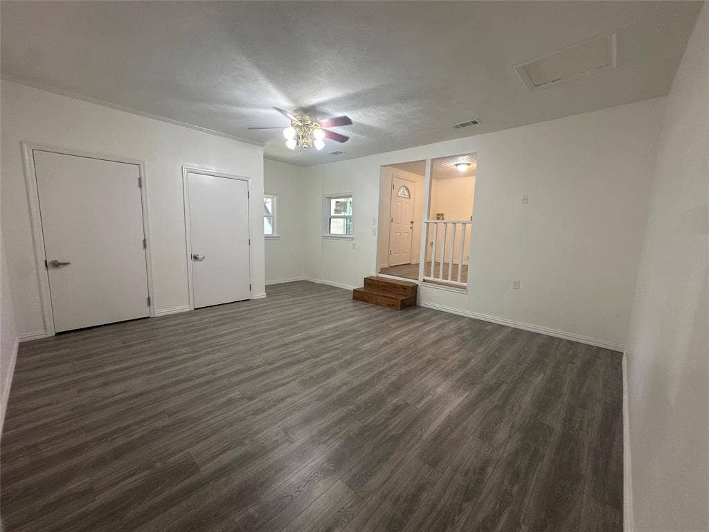 6403 Military Parkway, Dallas, TX 75227 6403 Military Parkway, Dallas, TX 75227