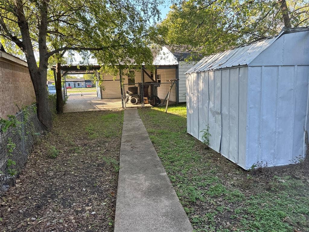 6403 Military Parkway, Dallas, TX 75227 6403 Military Parkway, Dallas, TX 75227