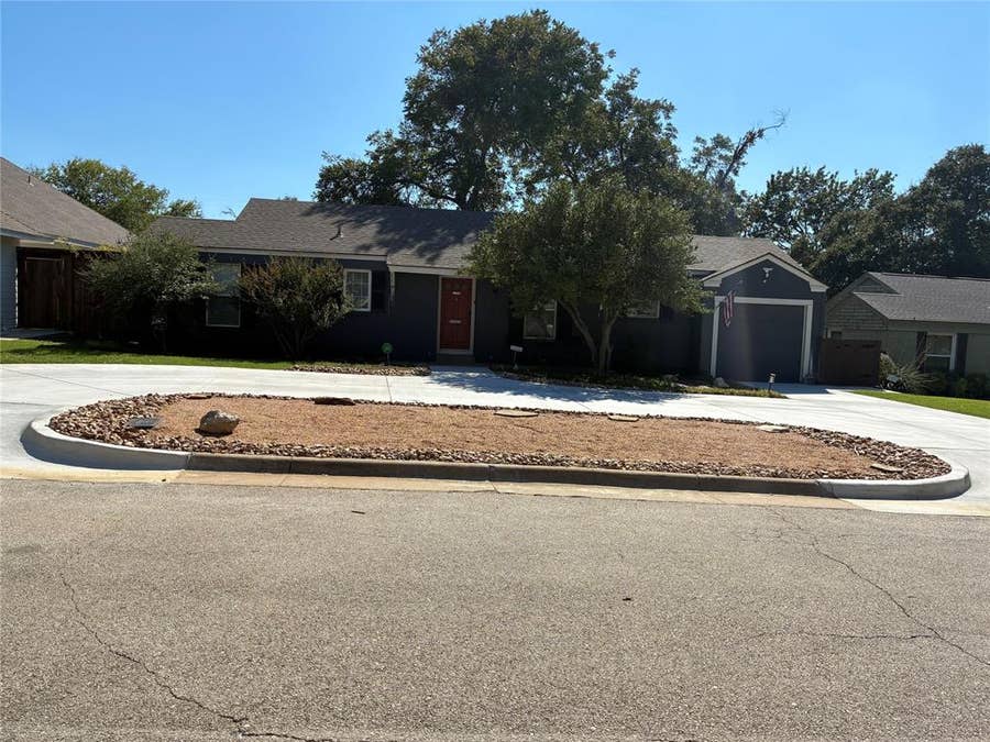Property photo for 6441 Drury Lane, Fort Worth, TX