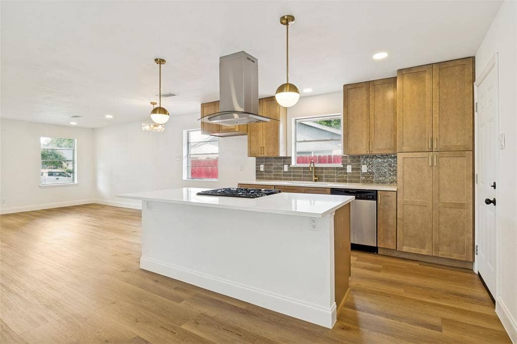 437 Summit Drive, Richardson, TX 75081 437 Summit Drive, Richardson, TX 75081