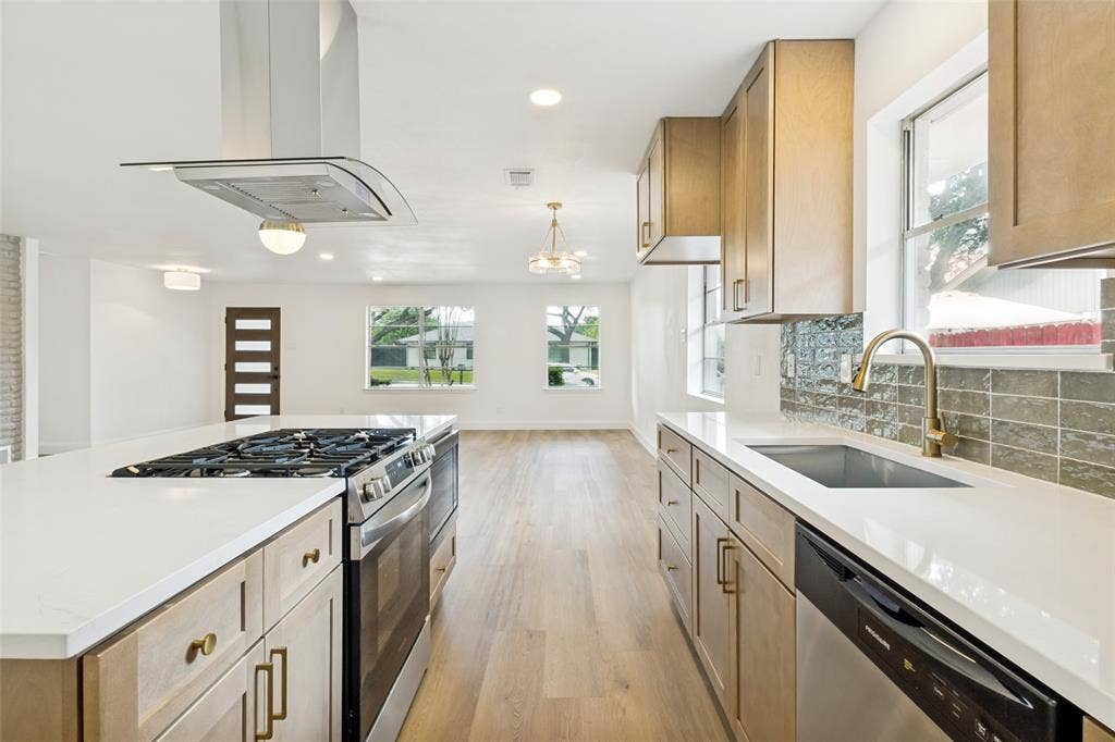 437 Summit Drive, Richardson, TX 75081 437 Summit Drive, Richardson, TX 75081