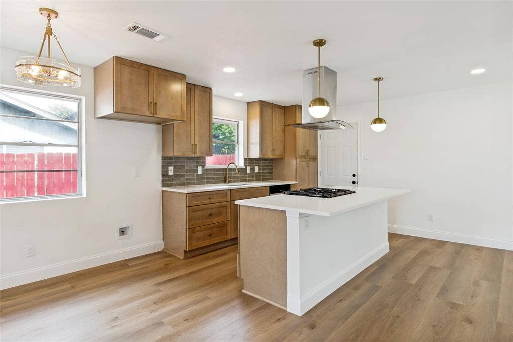 437 Summit Drive, Richardson, TX 75081 437 Summit Drive, Richardson, TX 75081
