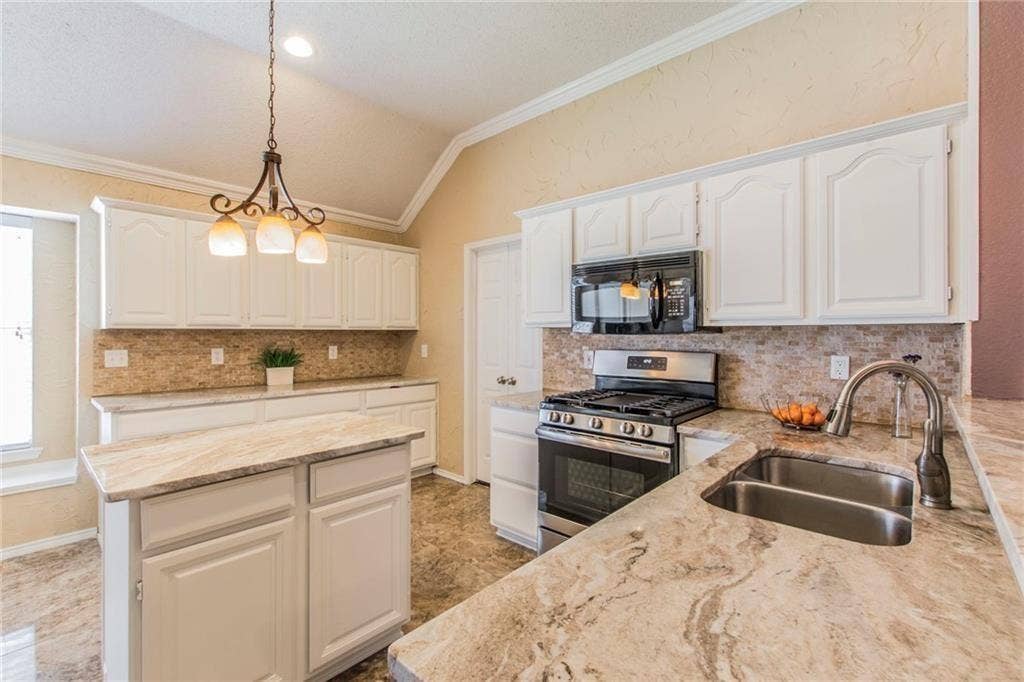 1403 Morningside Lane, Allen, TX 75002 1403 Morningside Lane, Allen, TX 75002