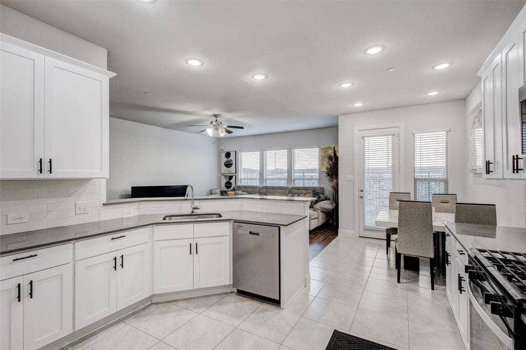 117 Tortugas Drive, Allen, TX 75002 117 Tortugas Drive, Allen, TX 75002