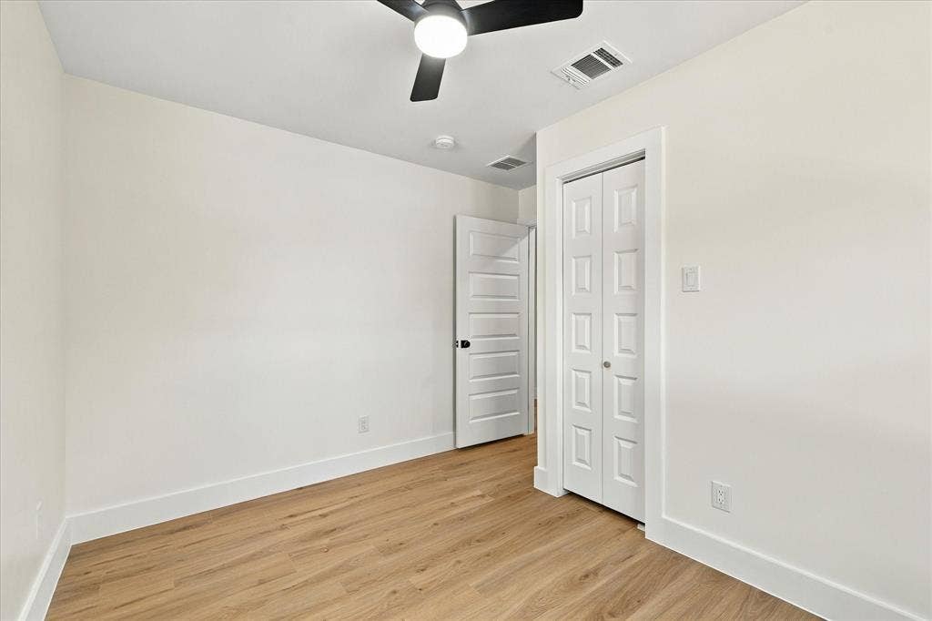 Secondary bedroom