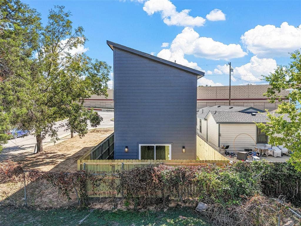 2315 Starks Avenue, Dallas, TX 75215 Rear View of Home