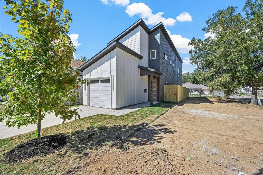 2315 Starks Avenue, Dallas, TX 75215 Welcome to 2315 Starks!