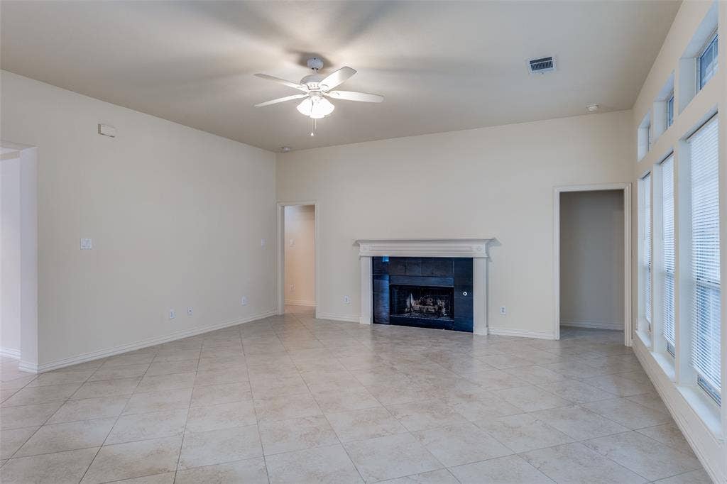 6613 Lynch Lane, Garland, TX 75044 Another view of the large family room