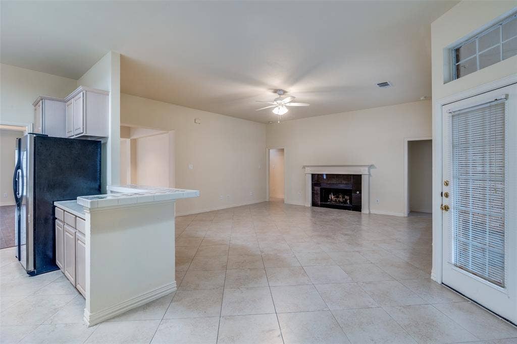 6613 Lynch Lane, Garland, TX 75044 Breakfast area