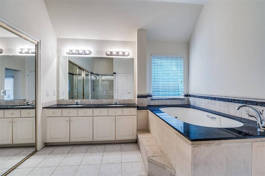 6613 Lynch Lane, Garland, TX 75044 Lots of light