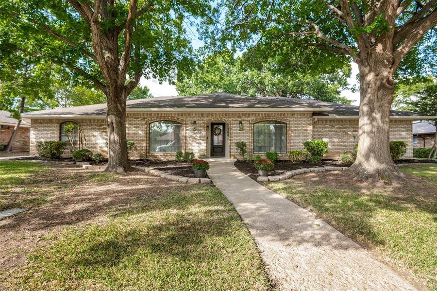 Property photo for 1442 Marlene Place, DeSoto, TX