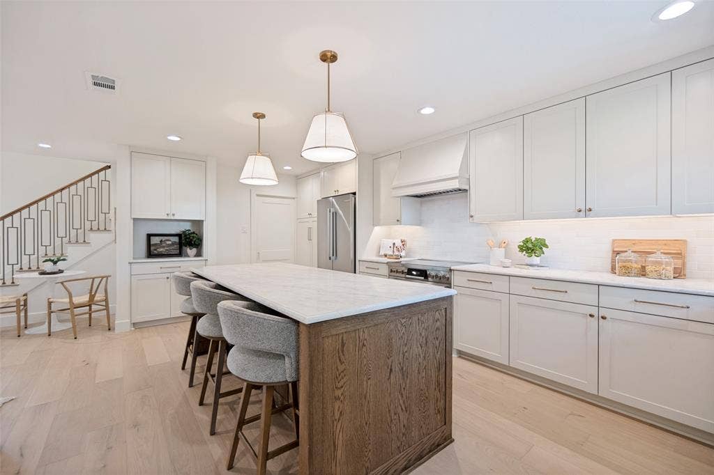 10649 Longmeadow Drive, Dallas, TX 75238