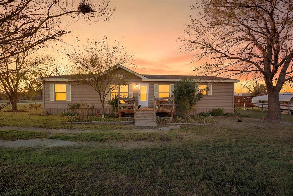 103 Ellis Street, Bardwell, TX 75101 103 Ellis Street, Bardwell, TX 75101