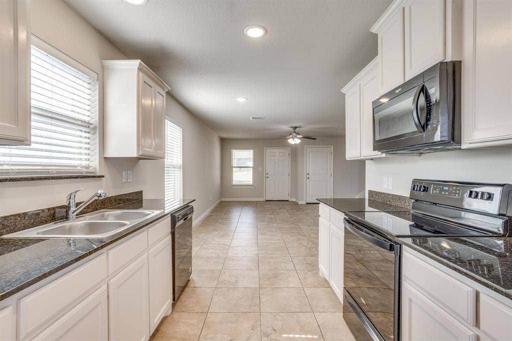 3002 Weave Court, Granbury, TX 76049 3002 Weave Court, Granbury, TX 76049