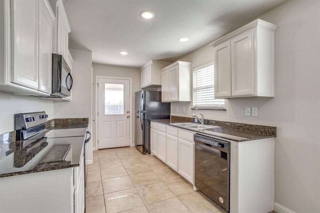 3002 Weave Court, Granbury, TX 76049 3002 Weave Court, Granbury, TX 76049