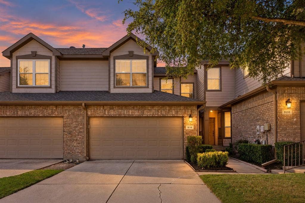 916 Avondale Lane, Plano, TX 75025 916 Avondale Lane, Plano, TX 75025