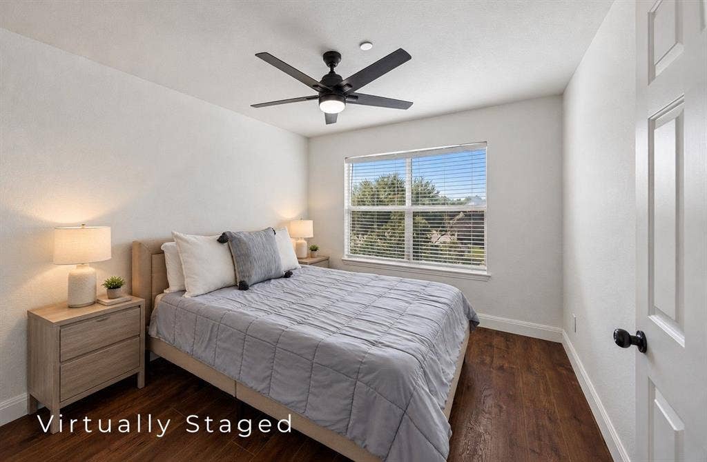 916 Avondale Lane, Plano, TX 75025 916 Avondale Lane, Plano, TX 75025