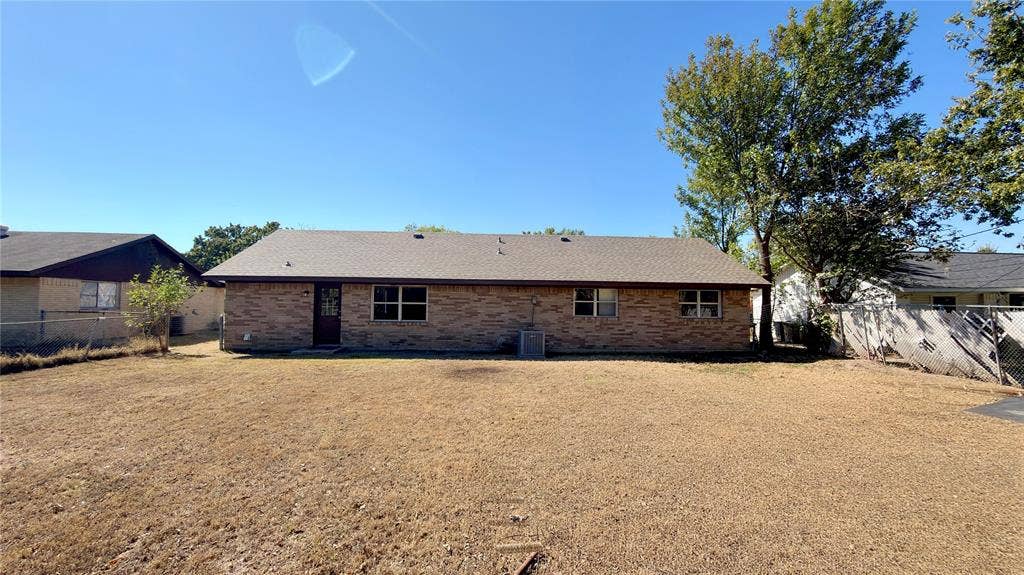 852 Beverly Drive, Terrell, TX 75160 852 Beverly Drive, Terrell, TX 75160