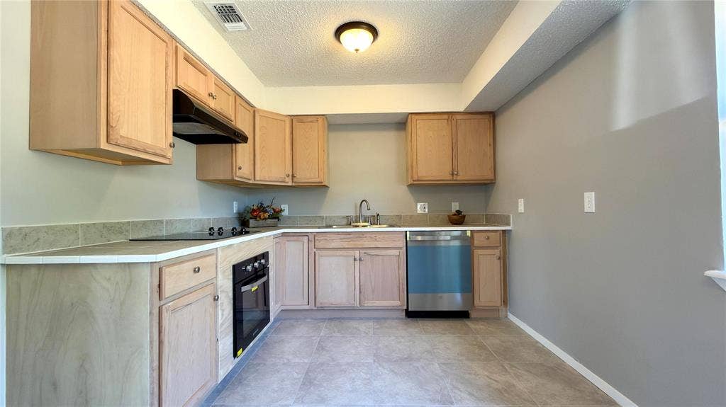 852 Beverly Drive, Terrell, TX 75160 852 Beverly Drive, Terrell, TX 75160