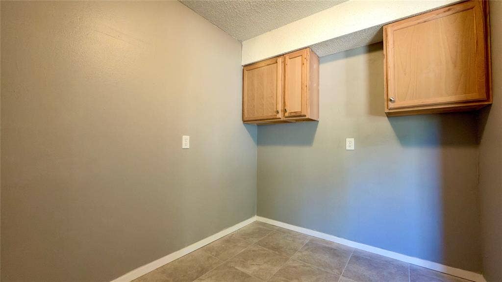 852 Beverly Drive, Terrell, TX 75160 852 Beverly Drive, Terrell, TX 75160