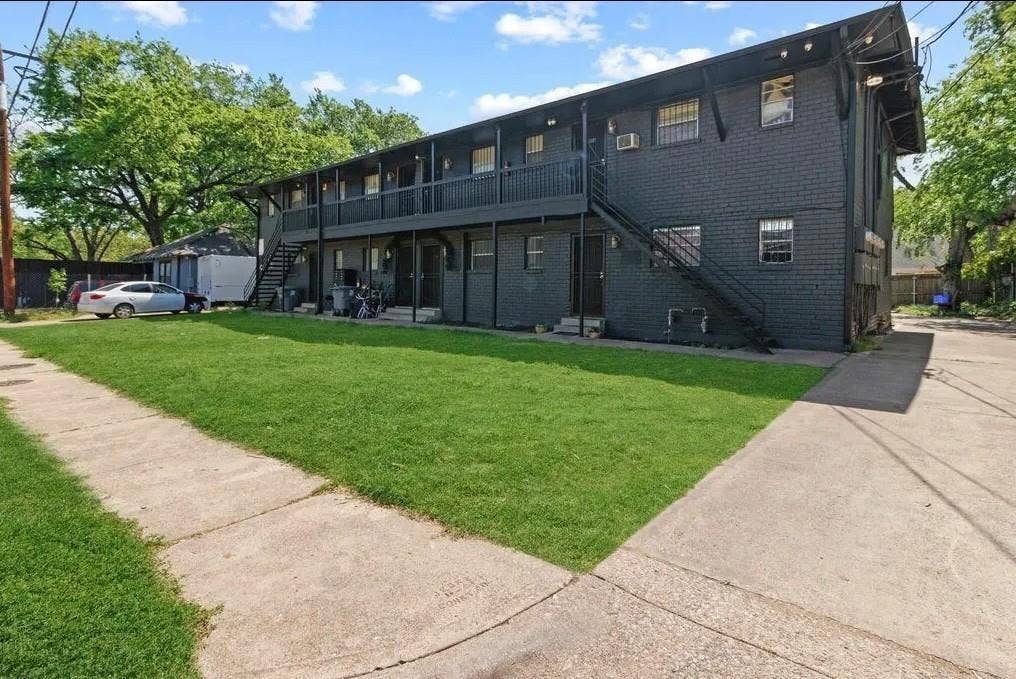 3910 Polly Street, #101, Dallas, TX 75210 3910 Polly Street, #101, Dallas, TX 75210