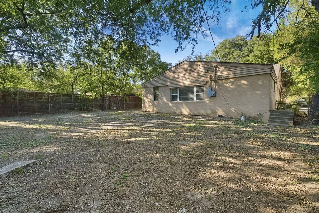 2502 Costa Mesa Drive, Dallas, TX 75228