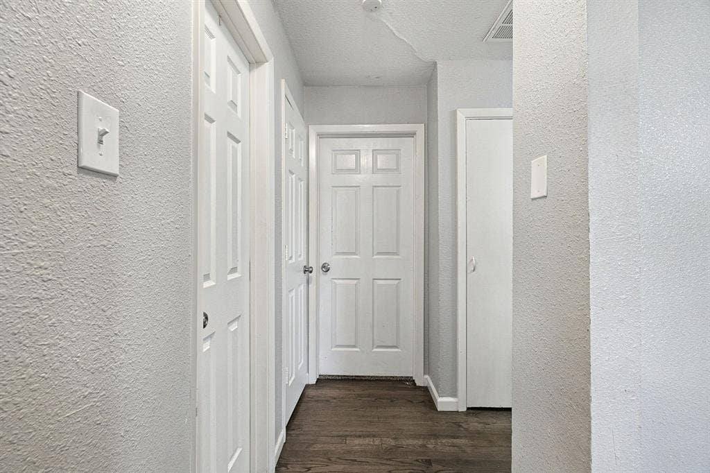 2502 Costa Mesa Drive, Dallas, TX 75228
