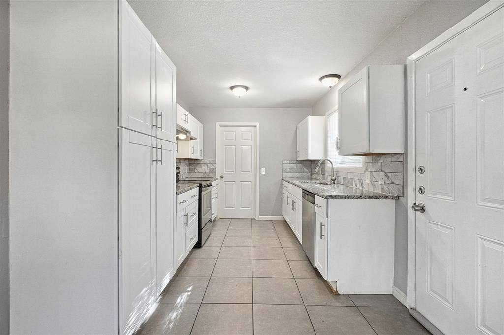 2502 Costa Mesa Drive, Dallas, TX 75228