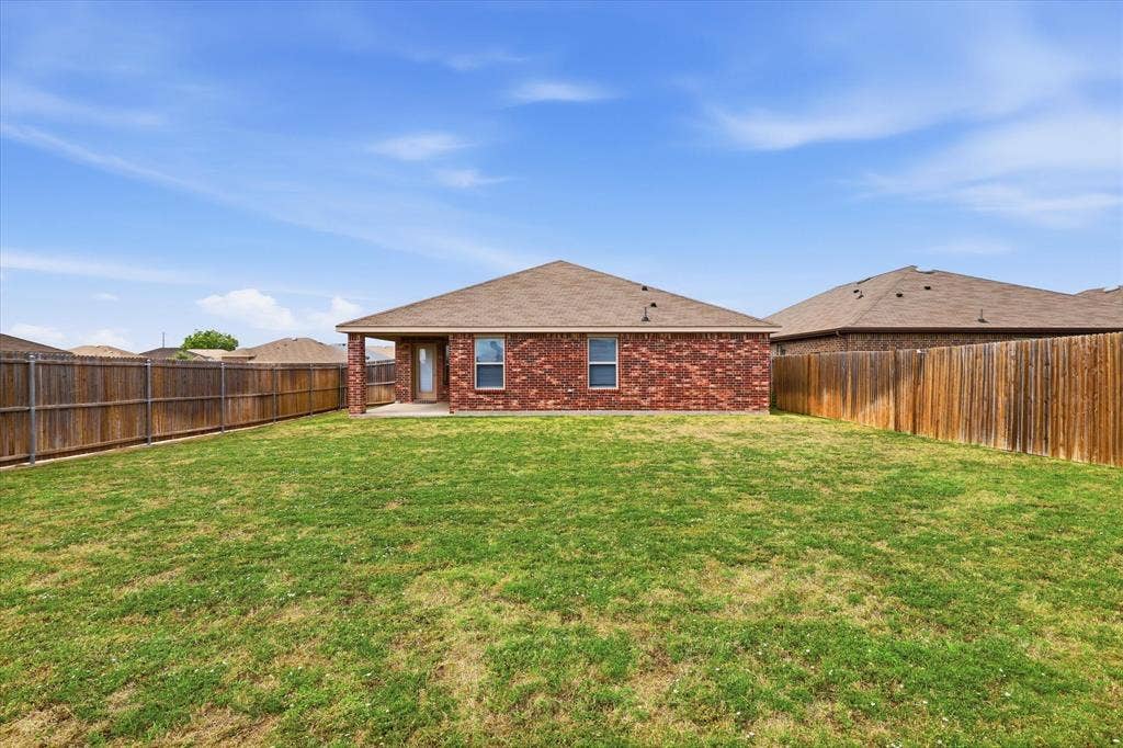 2267 Vance Drive, Forney, TX 75126 2267 Vance Drive, Forney, TX 75126