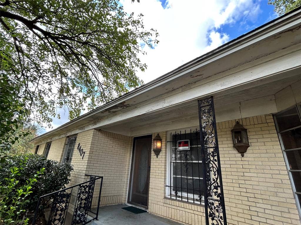 8427 Honeysuckle Lane, Dallas, TX 75241 8427 Honeysuckle Lane, Dallas, TX 75241