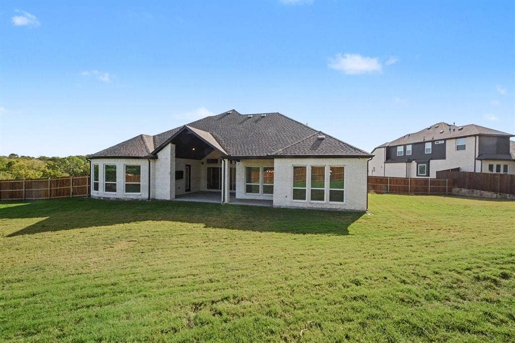 1135 Willow Lake Drive, DeSoto, TX 75115 1135 Willow Lake Drive, DeSoto, TX 75115