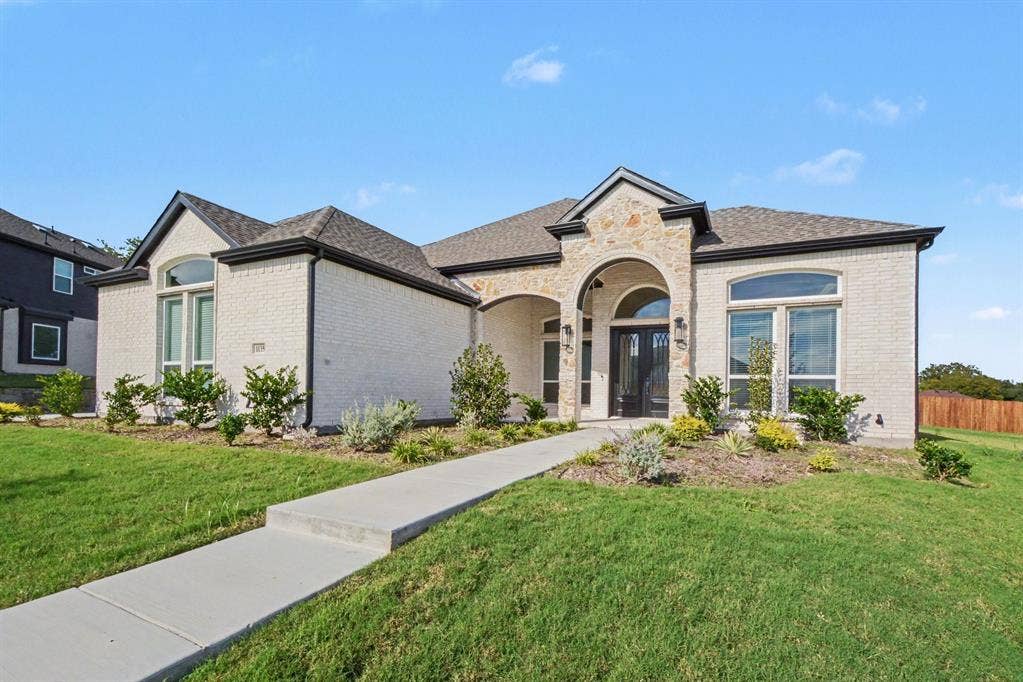 1135 Willow Lake Drive, DeSoto, TX 75115 1135 Willow Lake Drive, DeSoto, TX 75115