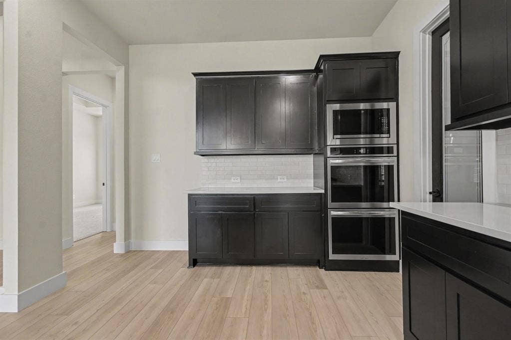 1135 Willow Lake Drive, DeSoto, TX 75115 1135 Willow Lake Drive, DeSoto, TX 75115