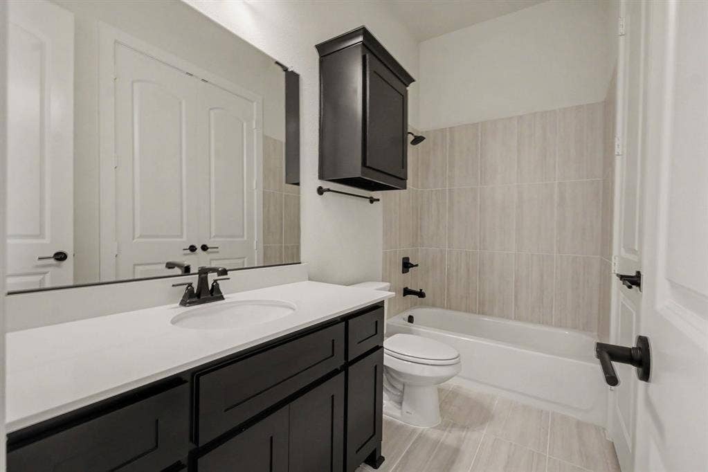 1135 Willow Lake Drive, DeSoto, TX 75115 1135 Willow Lake Drive, DeSoto, TX 75115