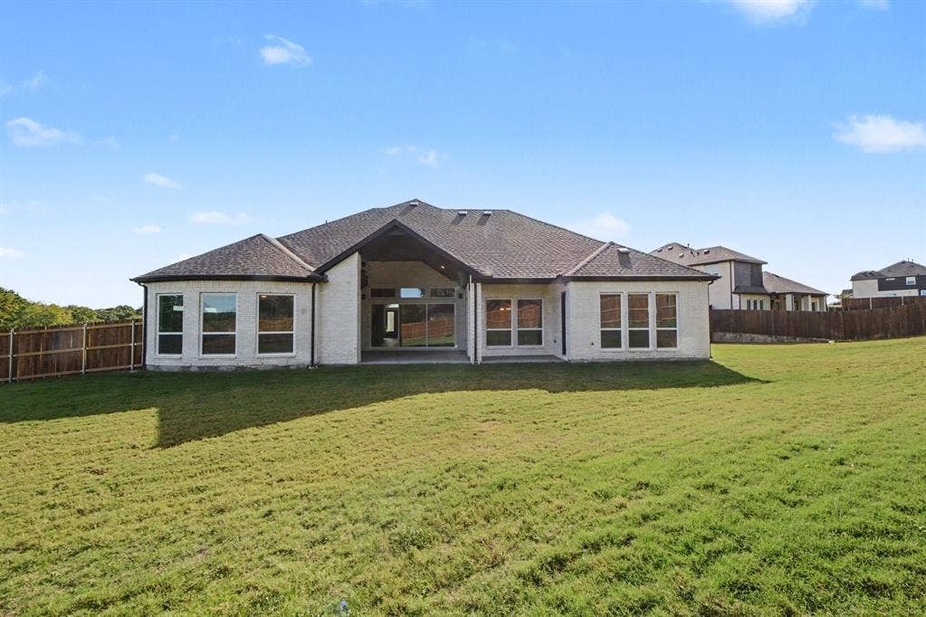 1135 Willow Lake Drive, DeSoto, TX 75115 1135 Willow Lake Drive, DeSoto, TX 75115
