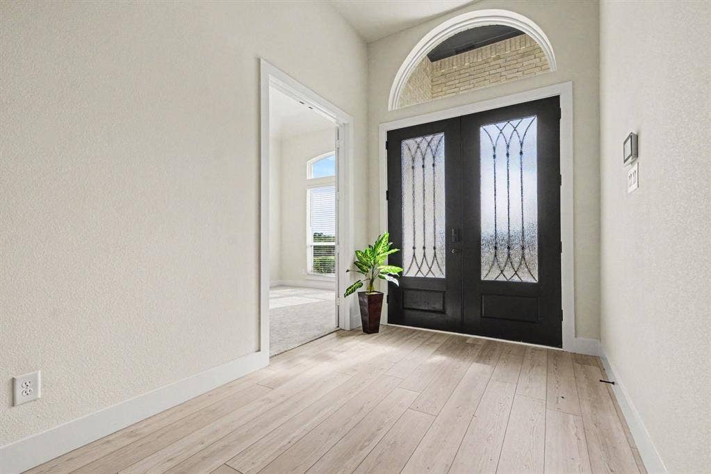 1135 Willow Lake Drive, DeSoto, TX 75115 1135 Willow Lake Drive, DeSoto, TX 75115