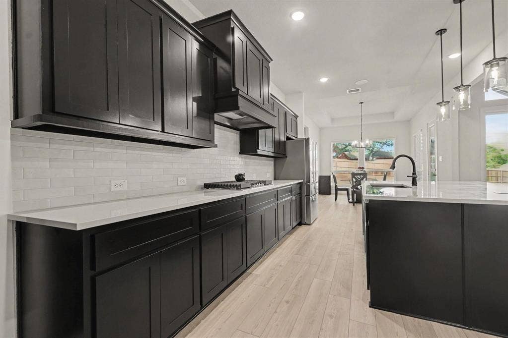1135 Willow Lake Drive, DeSoto, TX 75115 1135 Willow Lake Drive, DeSoto, TX 75115