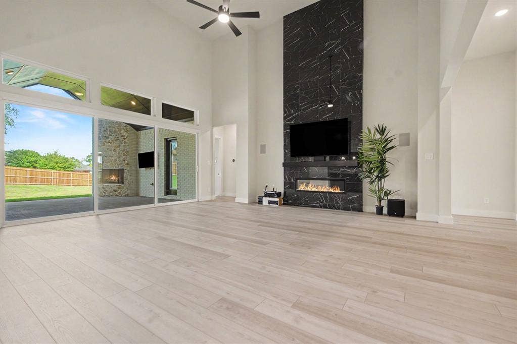 1135 Willow Lake Drive, DeSoto, TX 75115 1135 Willow Lake Drive, DeSoto, TX 75115