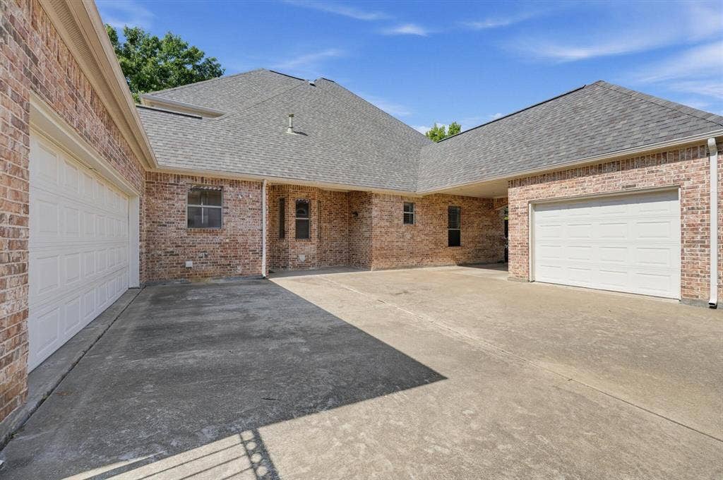 210 Black Walnut Drive, Garland, TX 75044 210 Black Walnut Drive, Garland, TX 75044