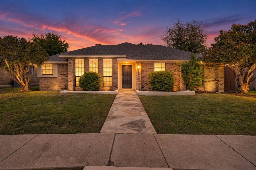 Property photo for 1629 Glencairn Lane, Lewisville, TX