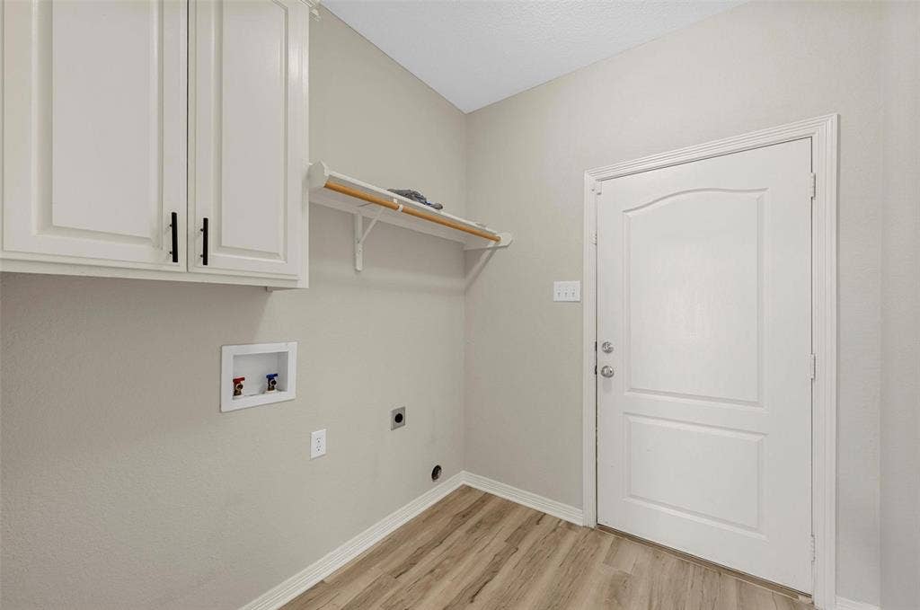 10100 Seville Court, Waco, TX 76708 10100 Seville Court, Waco, TX 76708