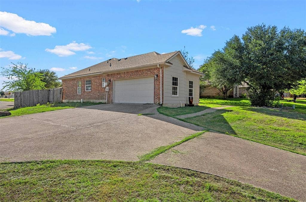 10100 Seville Court, Waco, TX 76708 10100 Seville Court, Waco, TX 76708