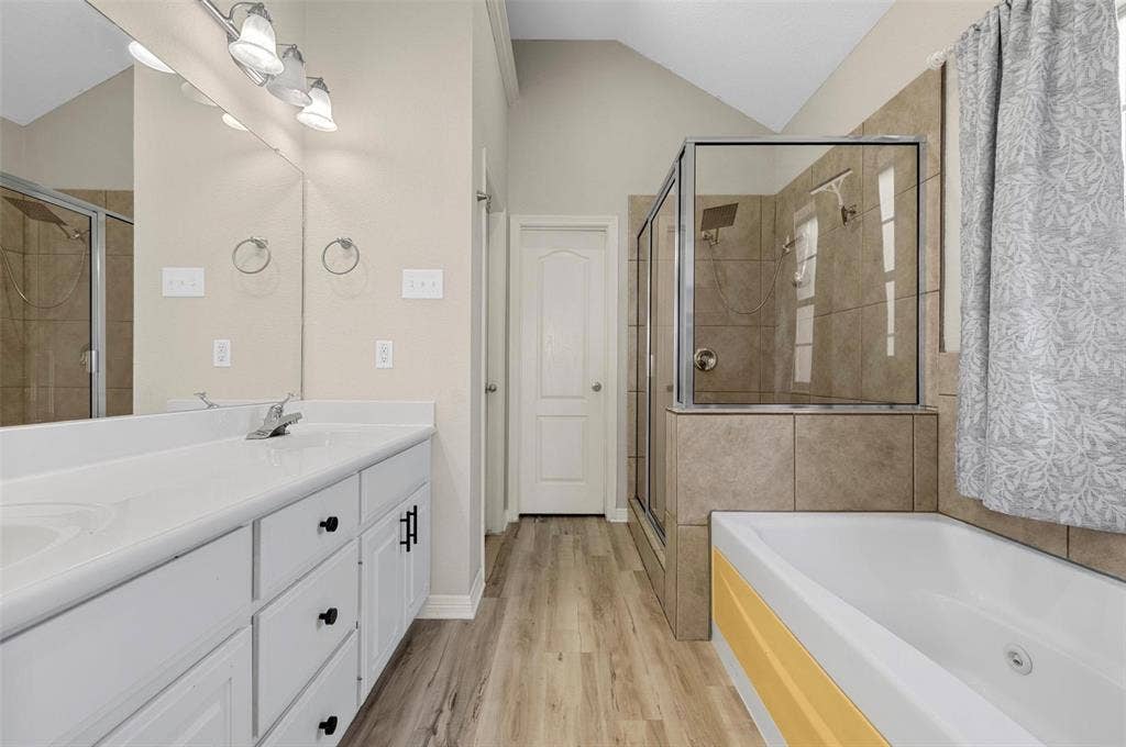 10100 Seville Court, Waco, TX 76708 10100 Seville Court, Waco, TX 76708