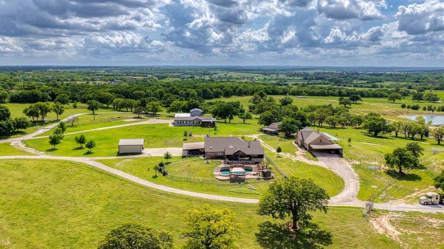 Property photo for 303 Private Road 3365, Boyd, TX