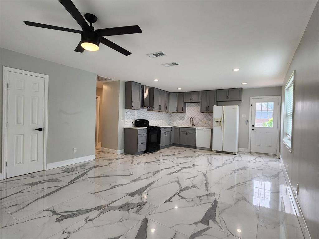 1212 Ridgeview Street, Mesquite, TX 75149 1212 Ridgeview Street, Mesquite, TX 75149