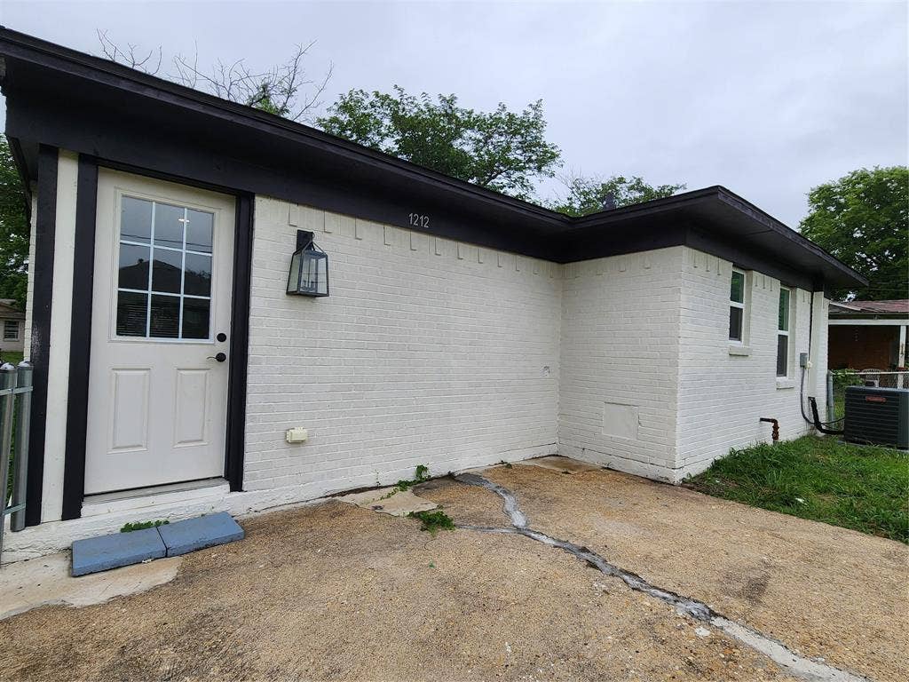 1212 Ridgeview Street, Mesquite, TX 75149 1212 Ridgeview Street, Mesquite, TX 75149