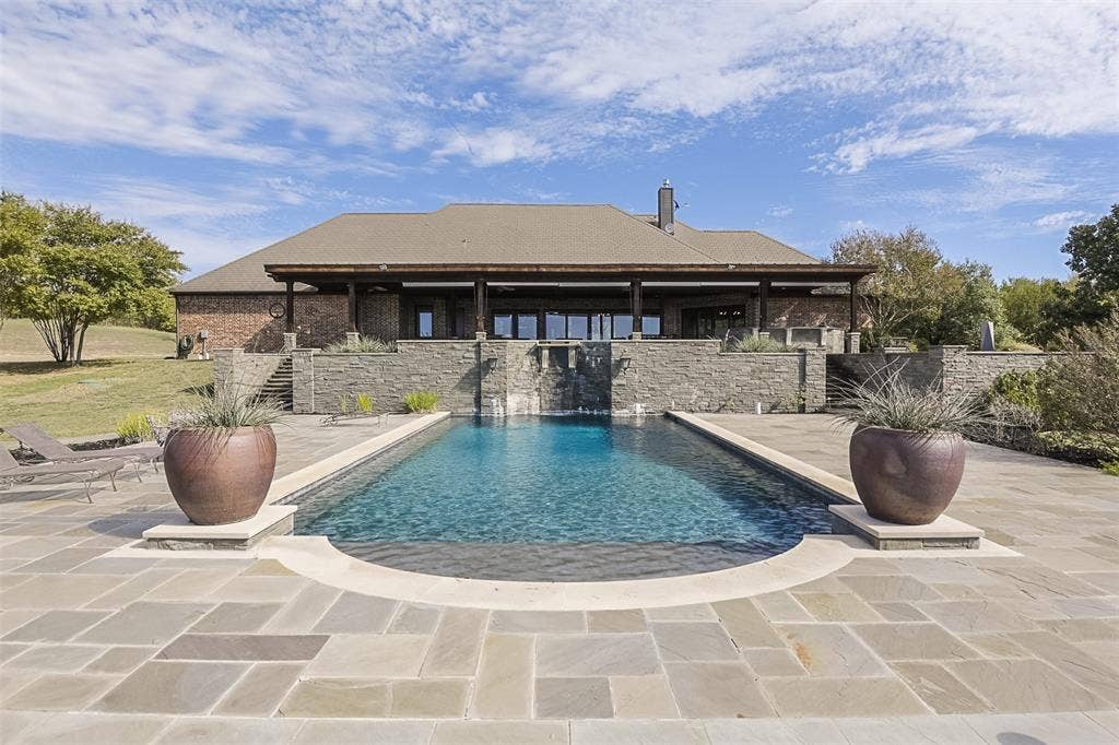 966 Sugar Ridge Road, Ennis, TX 75119